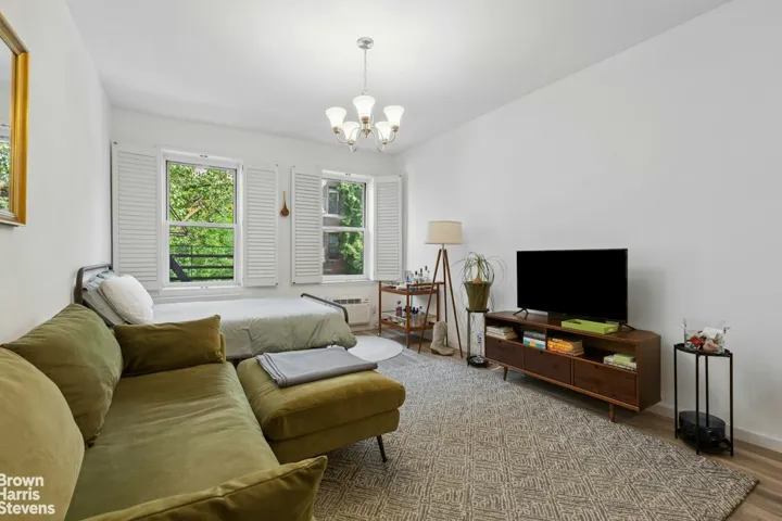 330 E 83RD Street, New York City, NY 10028