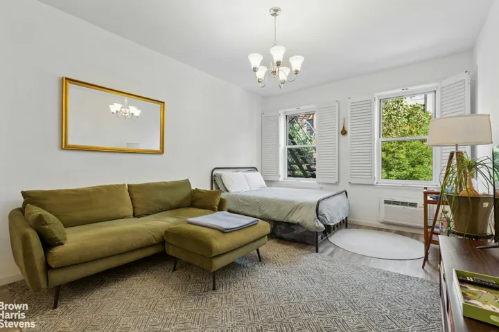 330 E 83RD Street, New York City, NY 10028