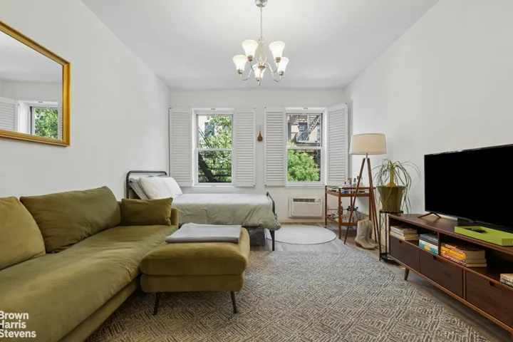 330 E 83RD Street, New York City, NY 10028