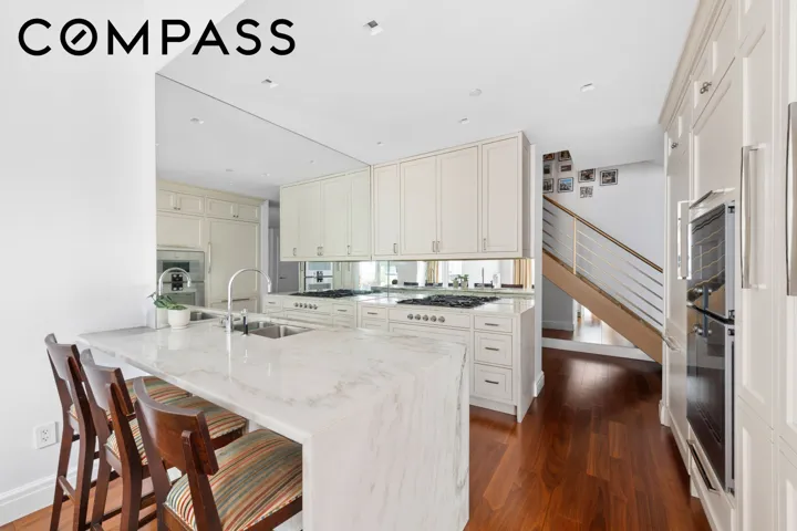 555 W 59th Street, New York City, NY 10019