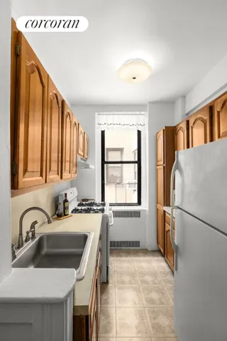 225 W 25TH Street, New York City, NY 10001