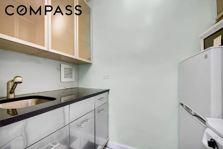 330 E 70th Street, New York City, NY 10021
