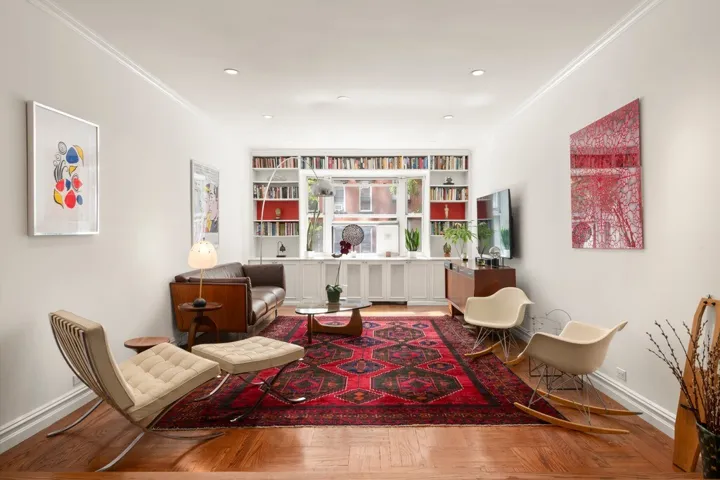 225 E 74TH Street, New York City, NY 10021