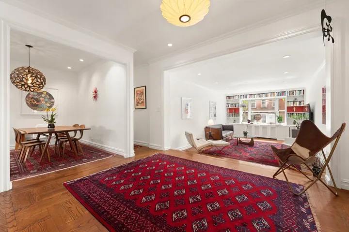 225 E 74TH Street, New York City, NY 10021