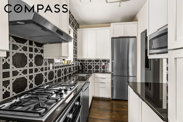 422 W 20th Street, New York City, NY 10011
