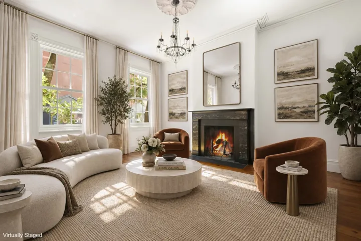 25 VANDAM Street, New York City, NY 10013