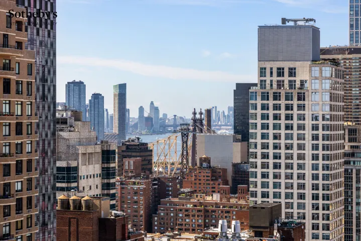 360 E 72nd Street, New York City, NY 10021