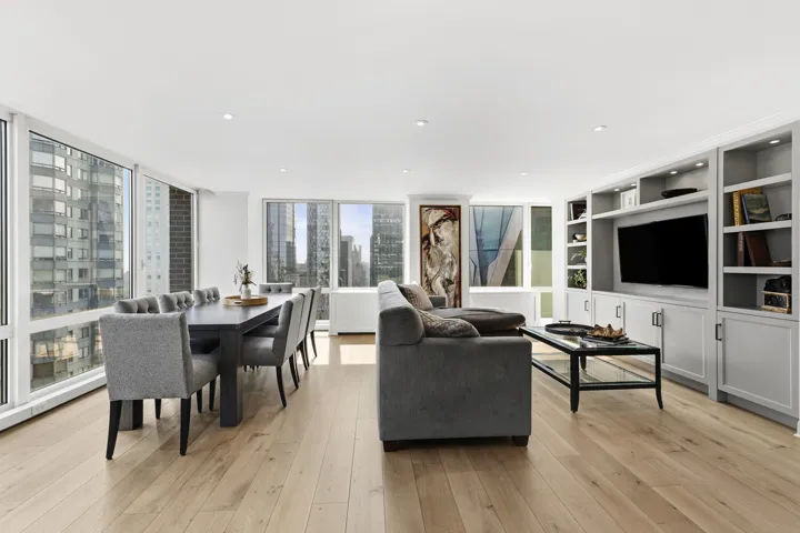 322 W 57TH Street, New York City, NY 10019