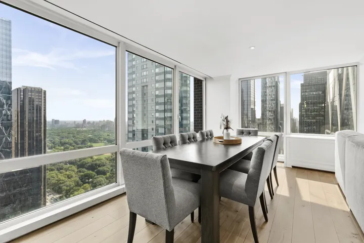 322 W 57TH Street, New York City, NY 10019