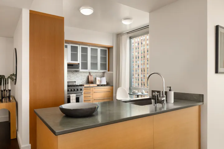 30 WEST Street, New York City, NY 10004