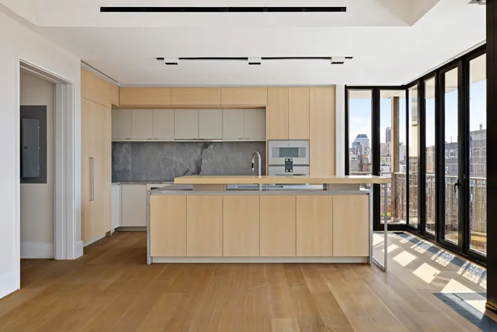 100 VANDAM Street, New York City, NY 10013