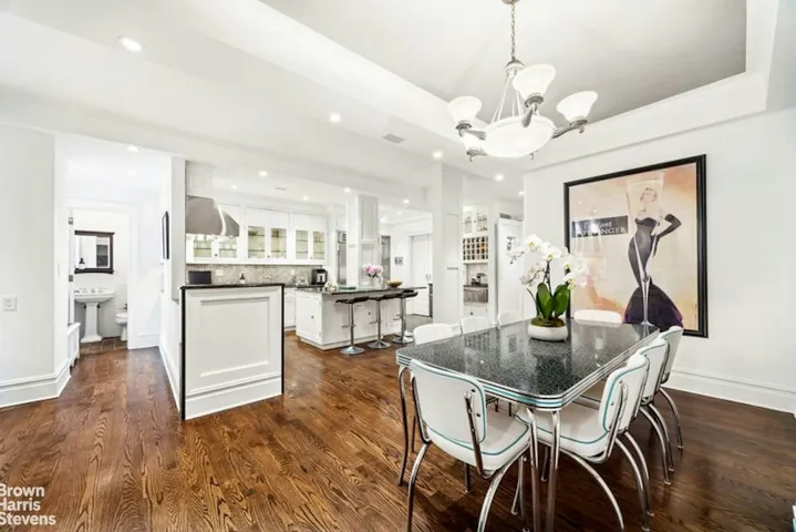 136 E 64TH Street, New York City, NY 10065
