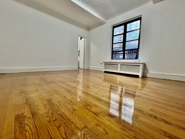 155 E 52ND Street, New York City, NY 10022