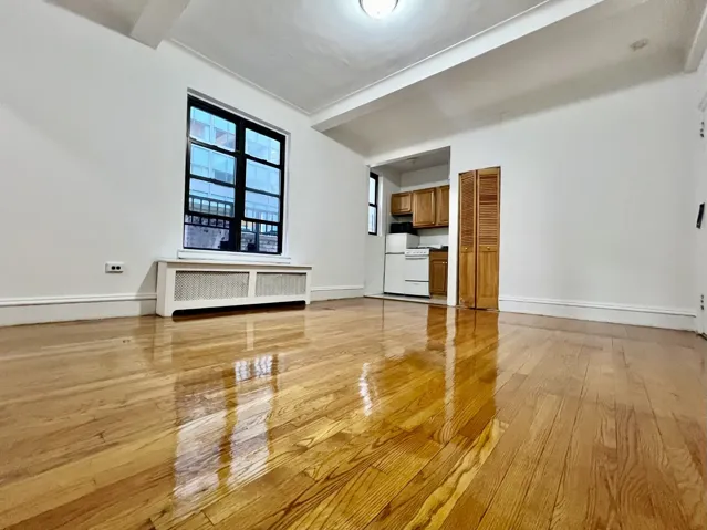 155 E 52ND Street, New York City, NY 10022