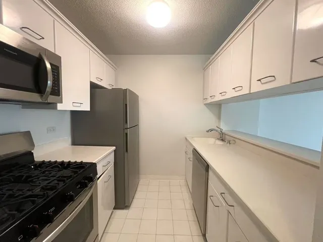 1 S END Avenue, New York City, NY 10280