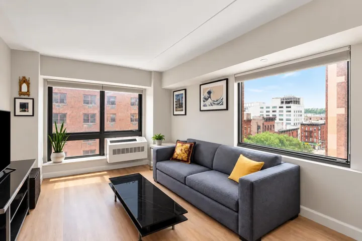 535 W 52nd Street, New York City, NY 10019