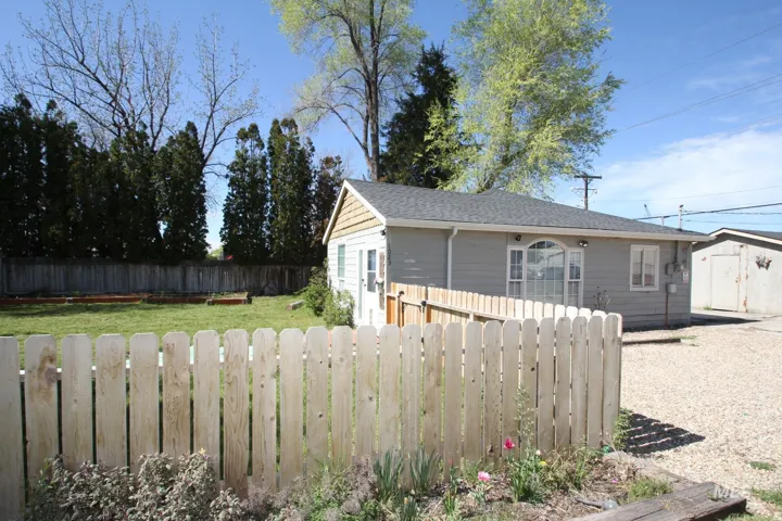 1023 E Elgin St, Caldwell, Idaho 83605