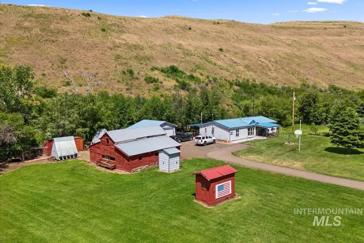 3151 Hwy 71, Cambridge Id 83610