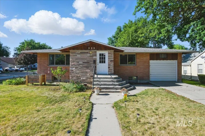 303 W Pine Ave, Meridian, Idaho 83642