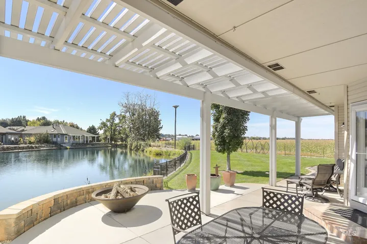 9001 Duck Lake Dr, Garden City, Idaho 83714