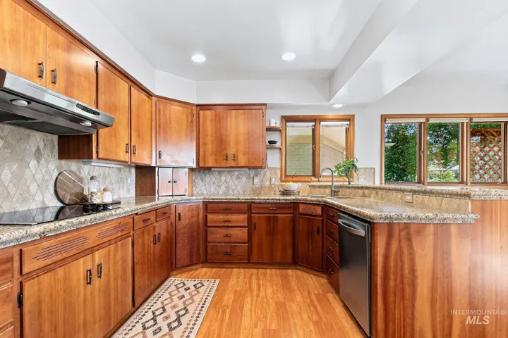 619 Fairway Dr, Caldwell, Idaho 83605