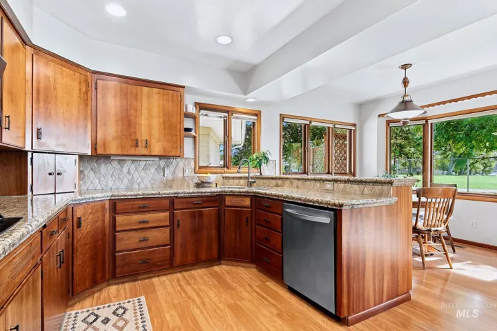 619 Fairway Dr, Caldwell, Idaho 83605