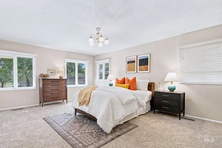 619 Fairway Dr, Caldwell, Idaho 83605