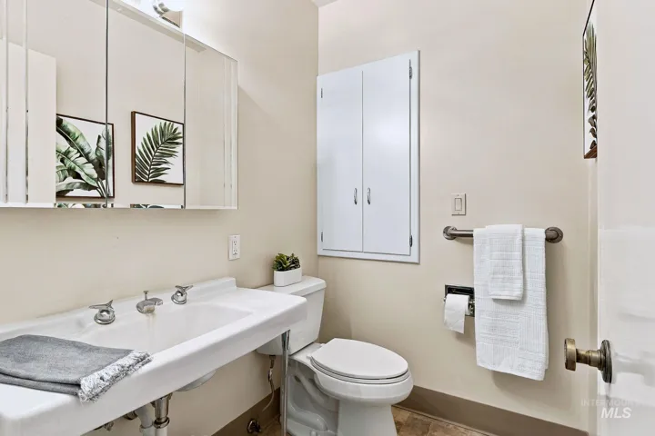 619 Fairway Dr, Caldwell, Idaho 83605