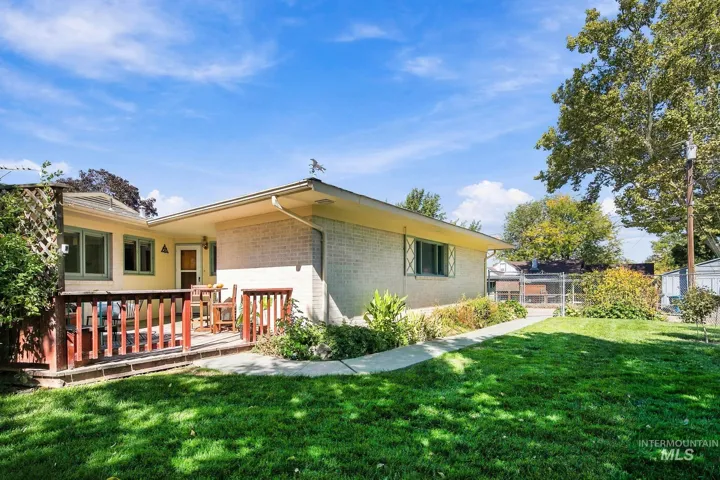 619 Fairway Dr, Caldwell, Idaho 83605