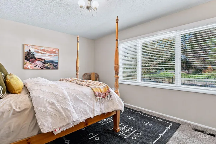 619 Fairway Dr, Caldwell, Idaho 83605