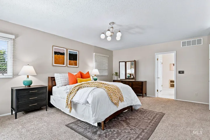 619 Fairway Dr, Caldwell, Idaho 83605