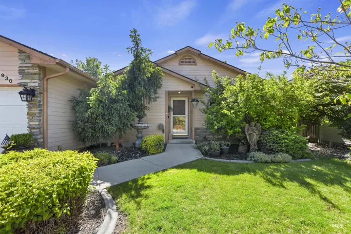 1930 N Interlachen Way, Meridian Id 83646