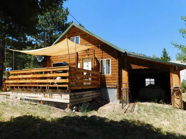 654 N Pine Featherville Rd, Pine Id 83647