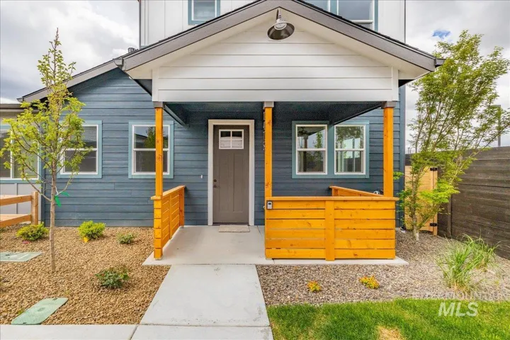 1475 N Bluffs Ridge Lane, Boise Id 83704