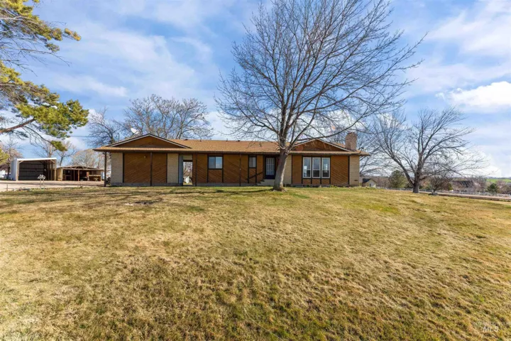 7360 Track Rd, Nampa ID 83686