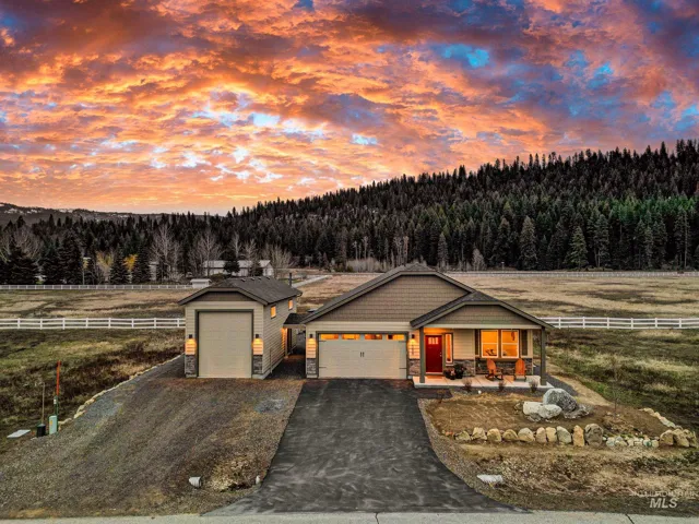 1099 Swanie Way, Mccall Id 83638