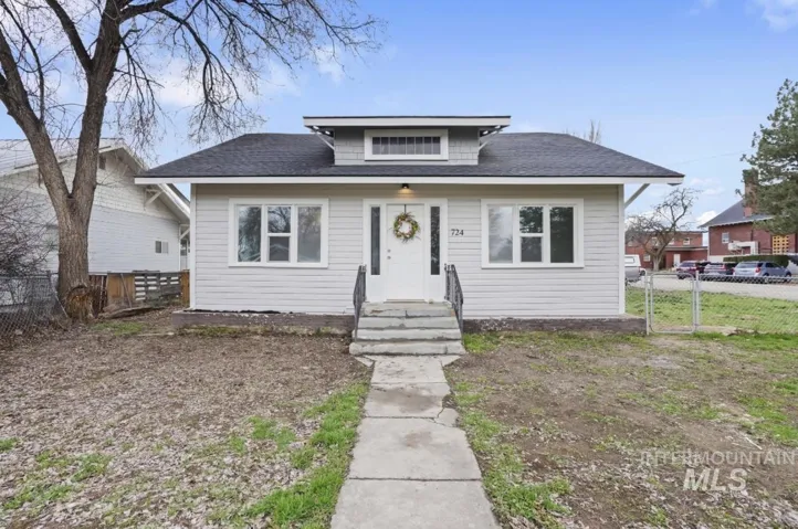 724 & 724 1/2 15th Ave South, Nampa ID 83651