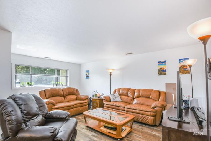 1067 N Camelot Dr., Boise ID 83704