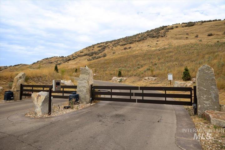 9737 N Springer Ln, Eagle ID 83616