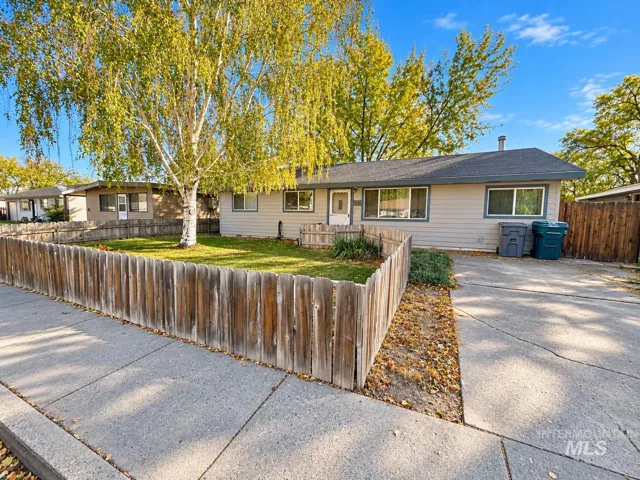 835 S 13th E, Mountain Home, Idaho 83647