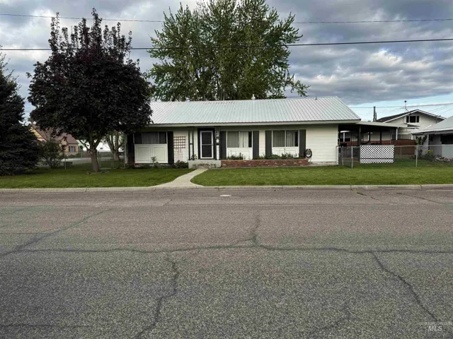 1009 E 5th St, Weiser Id 83672