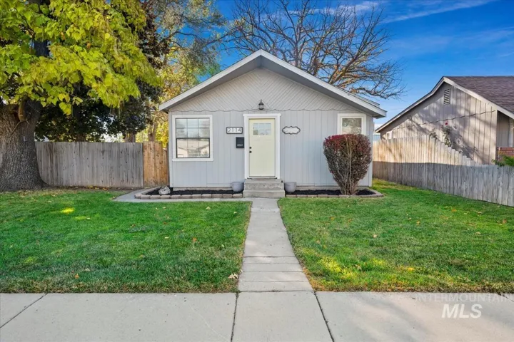 2114 E Oak, Caldwell Id 83605
