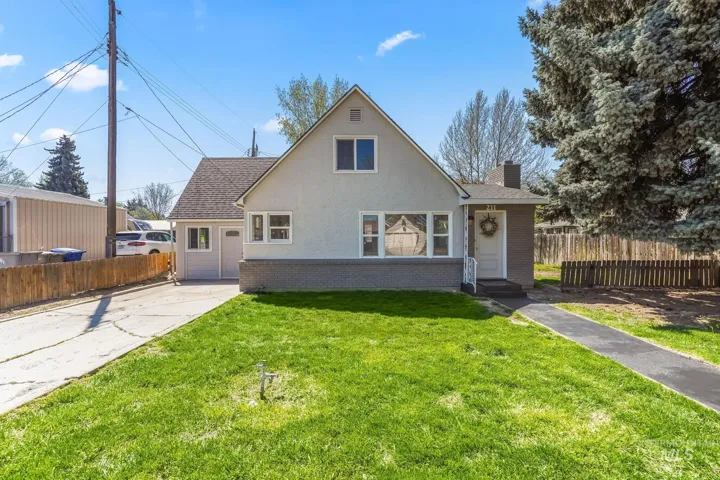 211 E Roosevelt Ave, Nampa Id 83686