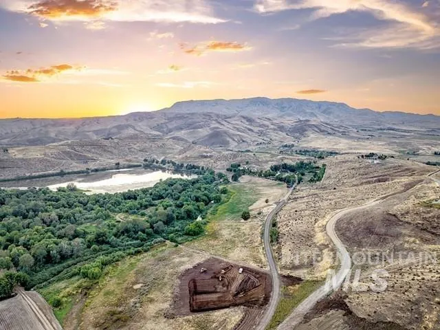 8755 Lagoon Lane, Emmett, Idaho 83617
