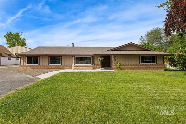 2405 Aaron Dr, Nampa Id 83686