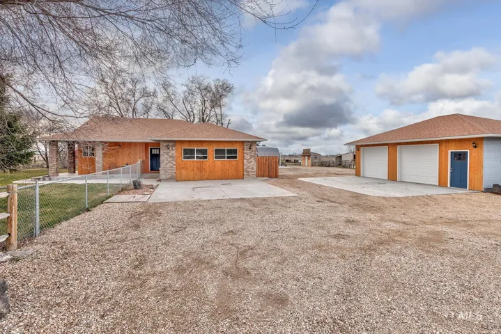 9301 S Black Cat Rd, Kuna ID 83634