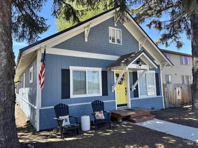 209 S Front St., Cascade, Idaho 83611