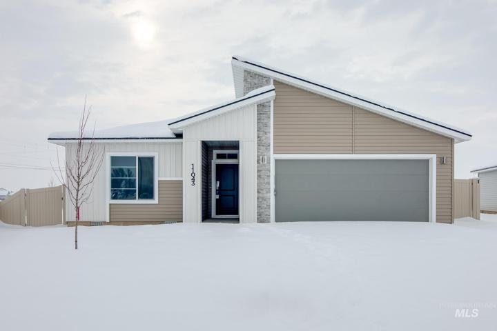 11043 Bidwell St, Caldwell ID 83605