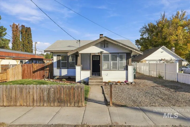 144 W 4th St, Kuna, Idaho 83634
