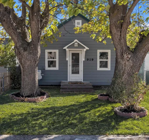 Virtually enhanced image, lawn digitally altered for illustrative purposes.